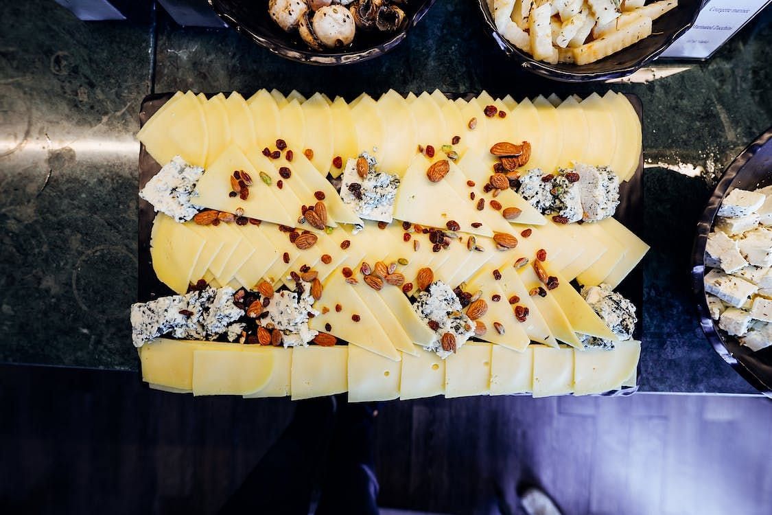 Butter and cheese are high in calories(Naim Benjelloun/ Pexelsh)